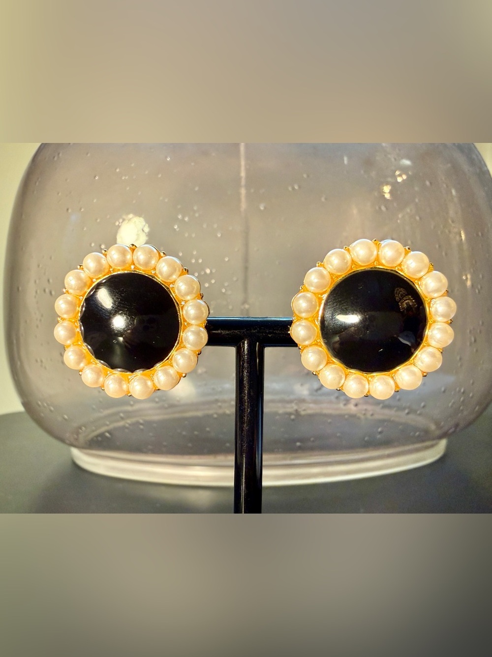 Rare Vintage Signed Monet Gold Tone/Black Faux Pearl Cabochon Clip On Earrings
